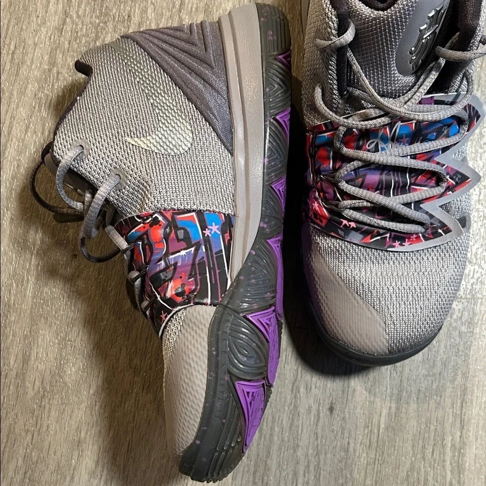 Nike Kids Gray Sneakers with Purple and Multicolor Highlights